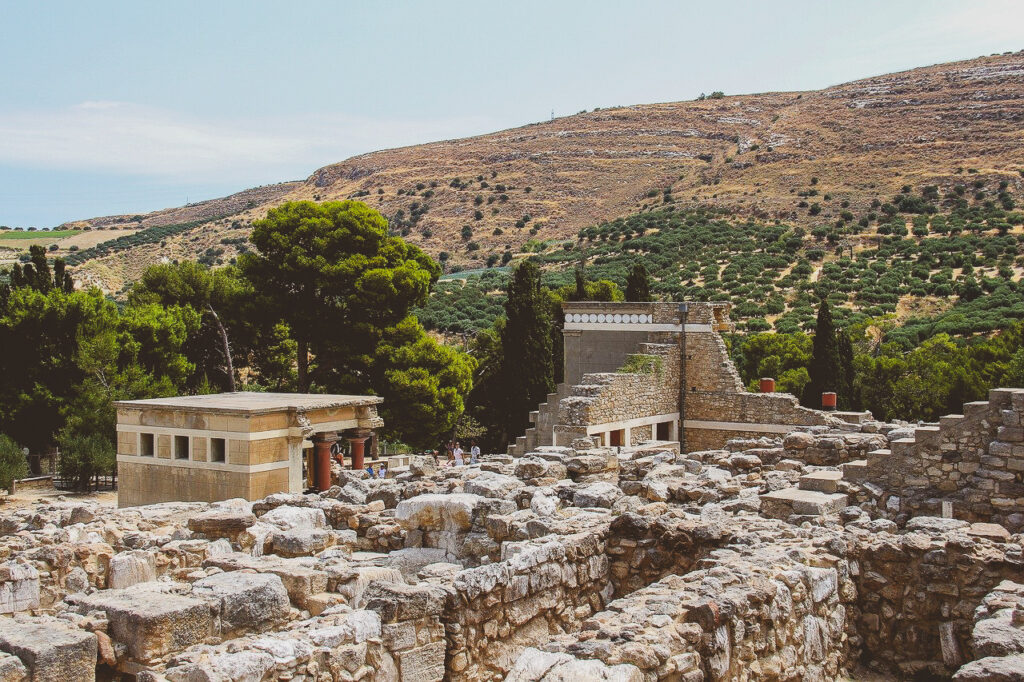 vue sur le palais de knossos ou cnossos en crete