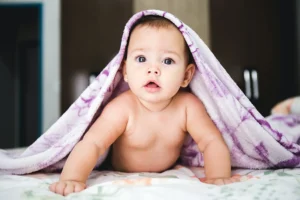 20 idées de prénoms intemporels pour filles et garçons