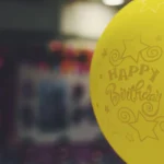 ballon pour un joyeux anniversaire à Laurence