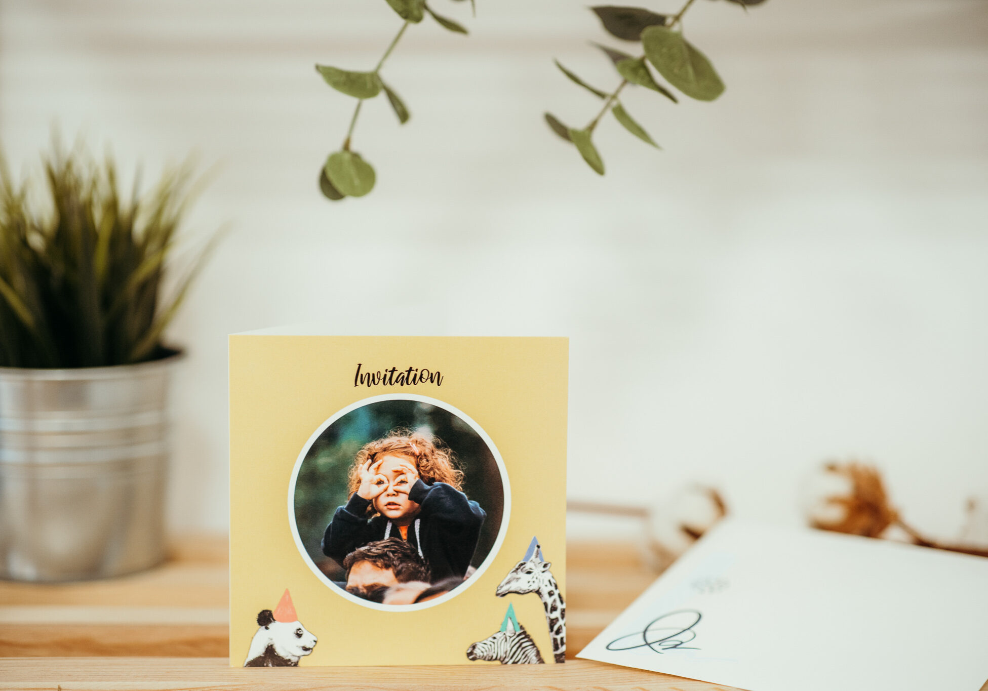 carte-invitation-anniversaire-jaune carte d'invitation anniversaire jaune avec animaux
