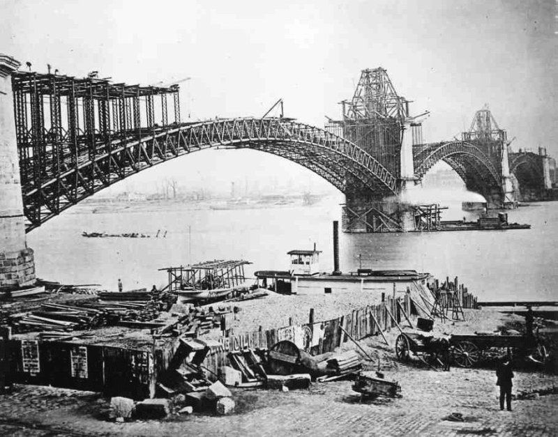 Foto der Eads Bridge in St. Louis in den USA