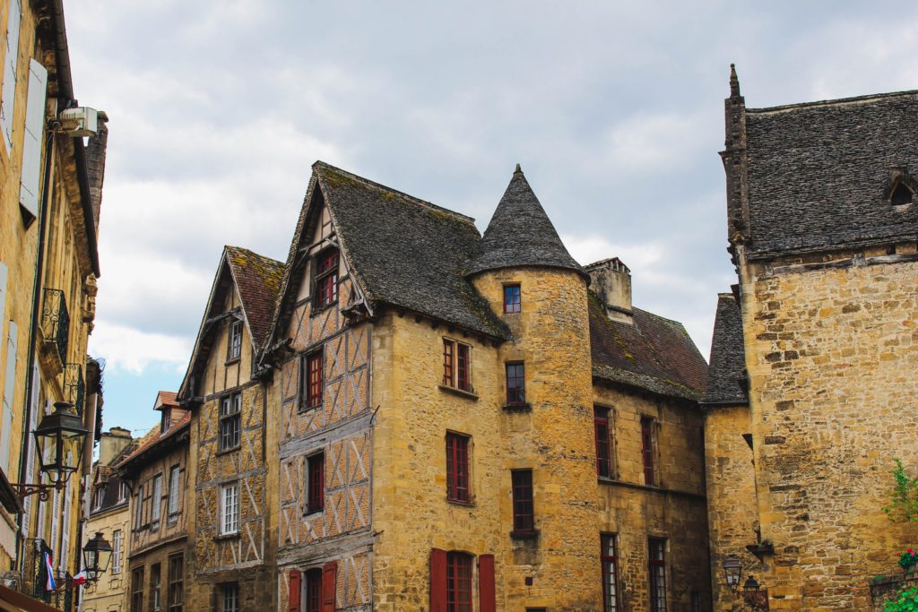 Ville médiévale de Sarlat dans la région du Périgord, France. 