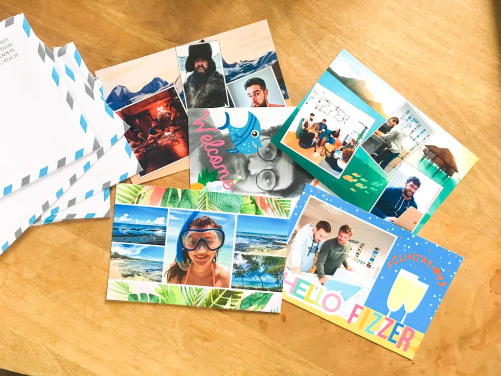 Cartes postales surprises reçues pendant l'intégration chez Fizzer.