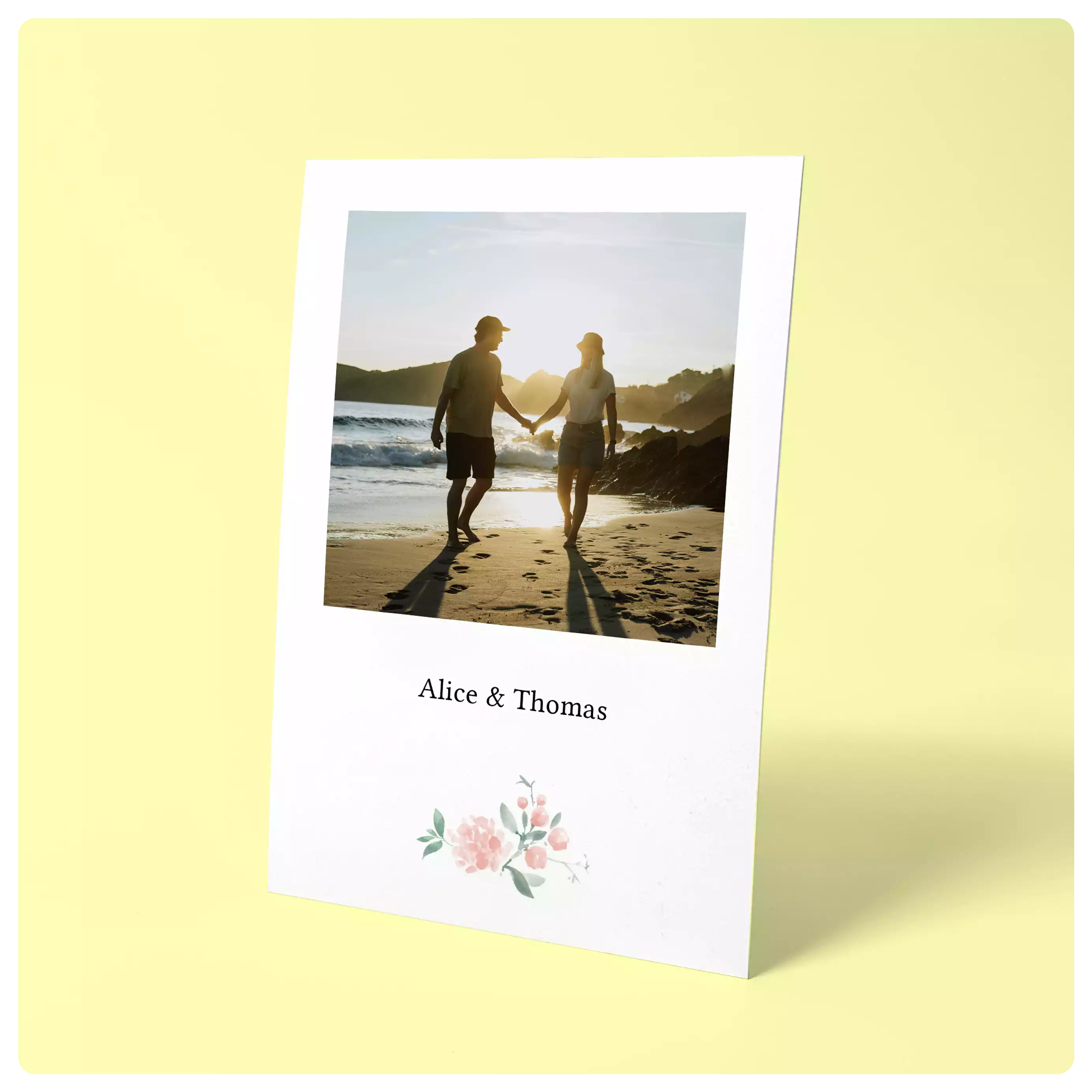 carte postale premium couple sur la plage