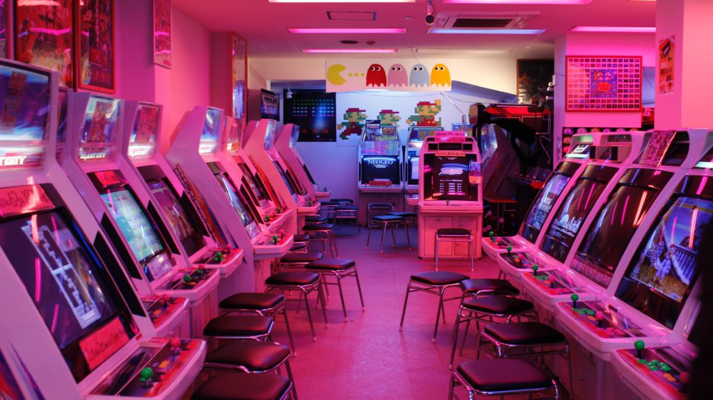 salle de jeux d'arcade pour theme anniversaire retro