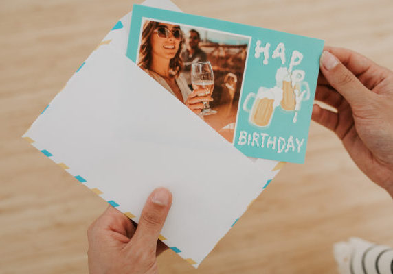 Geburtstagspostkarte mit Bieren
