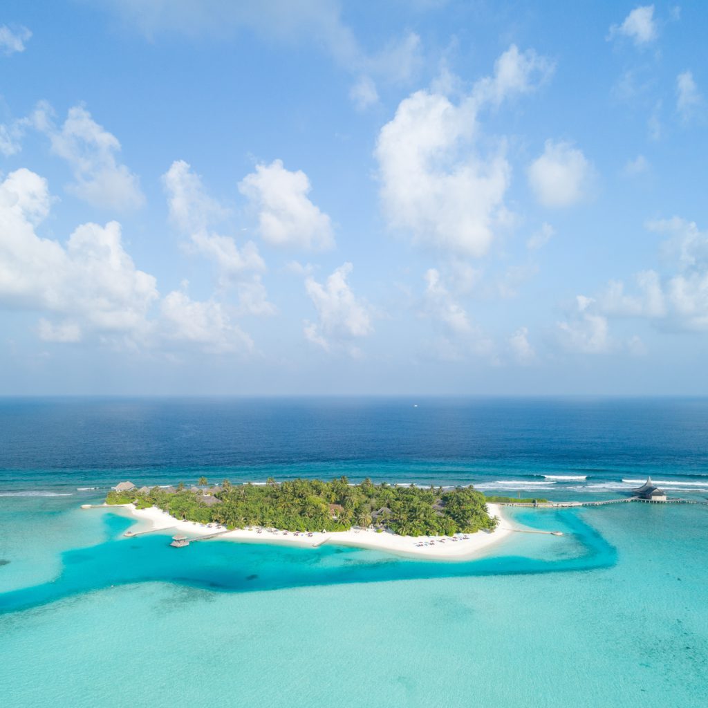 paradiesische Insel und transparentes Wasser