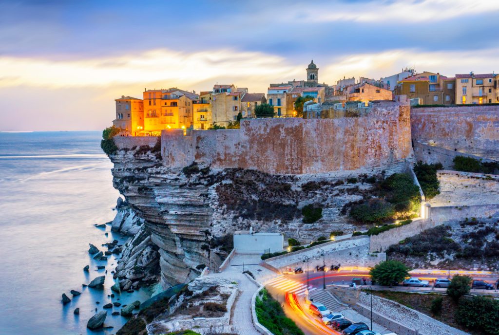 Ville de Bonifacio Corse pour vacances familiales en France