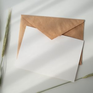lettre et enveloppe, un excellent cadeau à moins de 5 euros