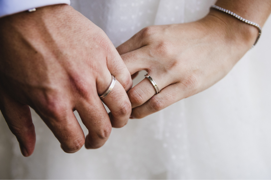 Cadeau de pacs 5 idées pour célébrer votre couple Fizzer