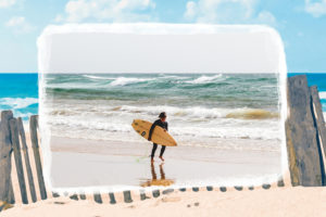 illustration plage avec photo de surfeur