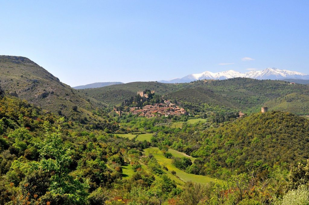 Dorf der Pyrenäen von Castelnou