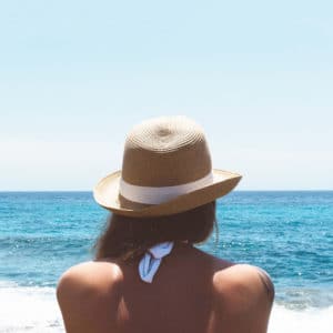 Chapeau à mettre dans son sac de plage pour l'été