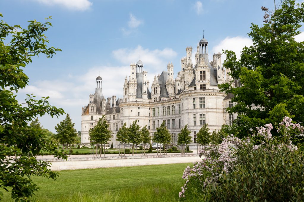 Vue du chateau de chambord pour vacances familiales en france