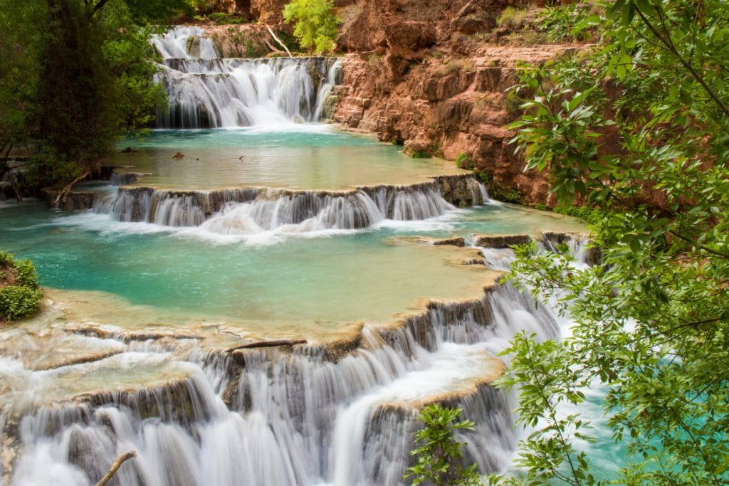 Chute d'eau en cascade à Havasupai