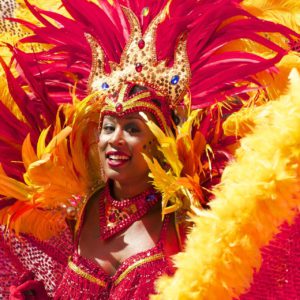 costume rouge et orange carnaval de rio