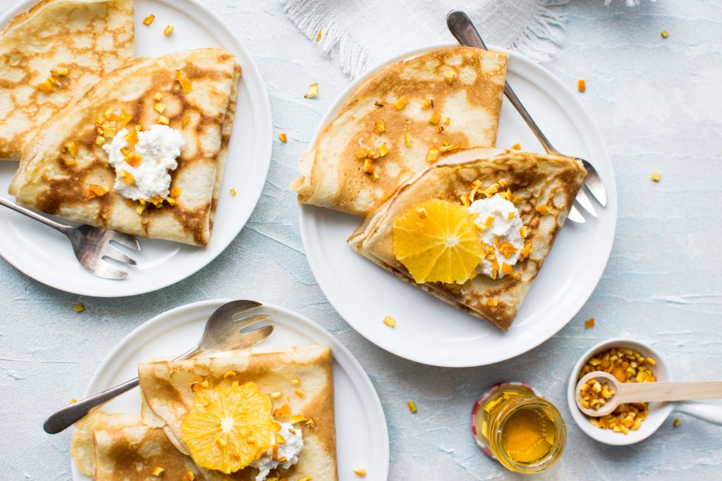 Französische Pfannkuchen mit Zitrusfrüchten