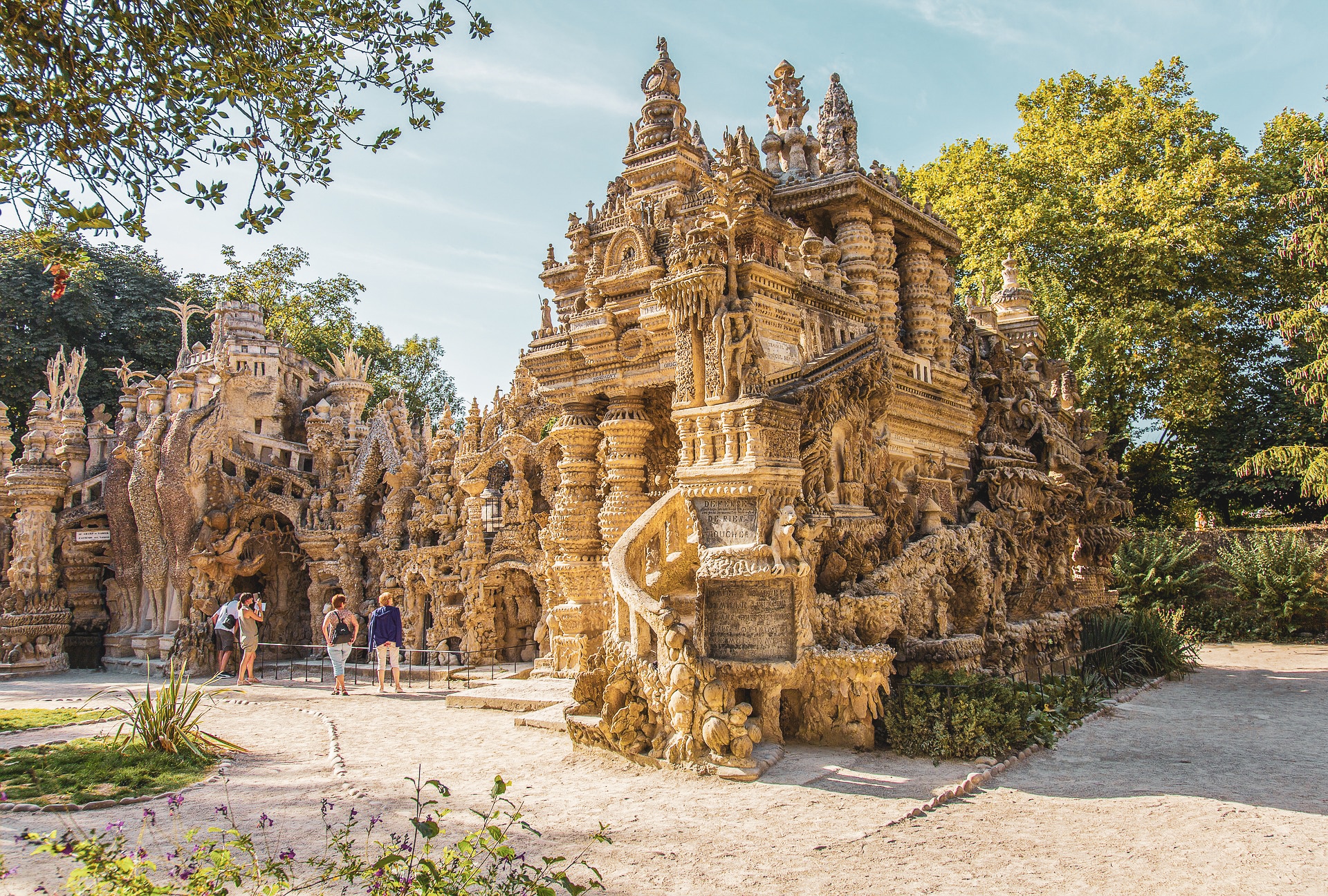 La fabuleuse histoire du Facteur Cheval et de son Palais Idéal