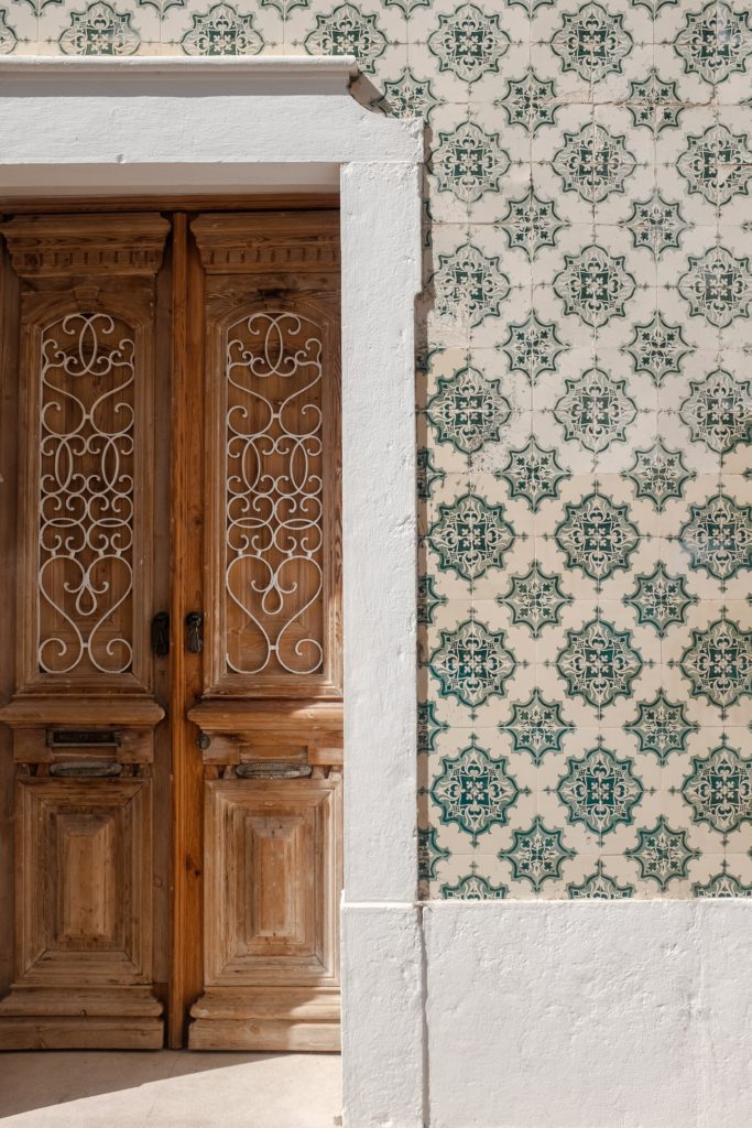 Porte et mosaique Algarve Portugal