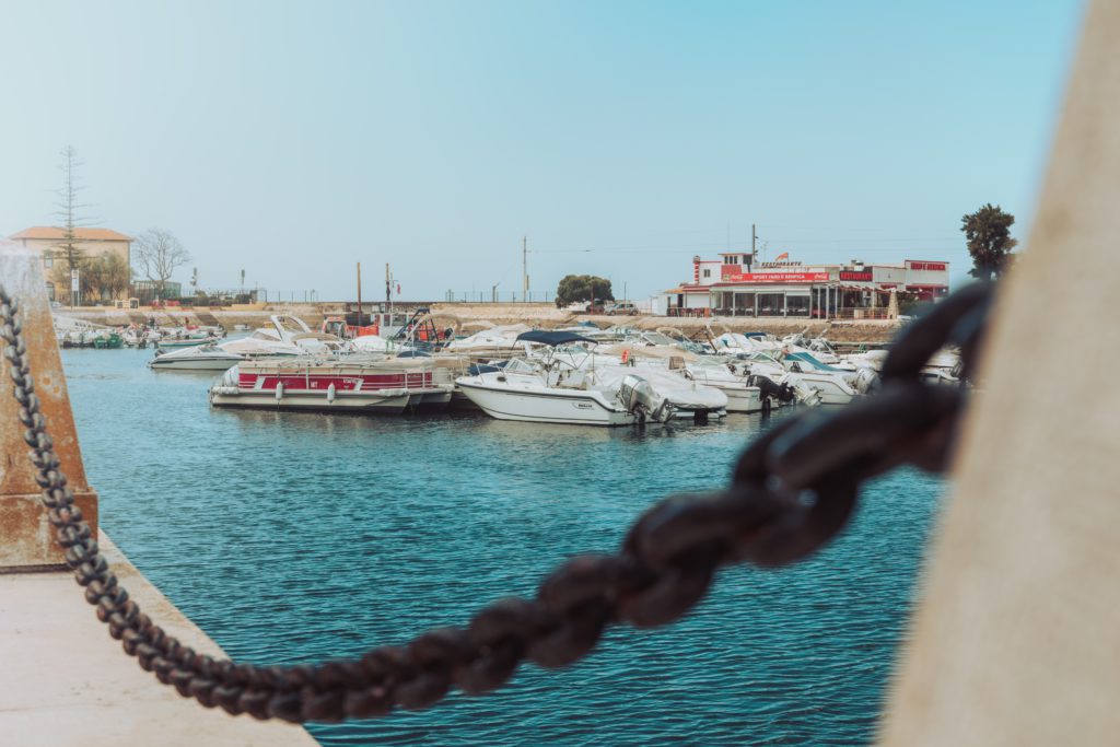 port ville de Faro au sud du Portugal