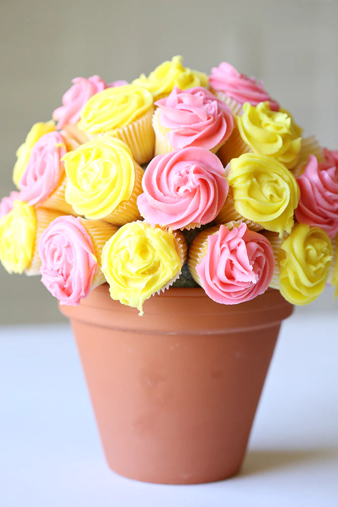 Blumenstrauß-Cupcakes-Geschenk-Großmutter