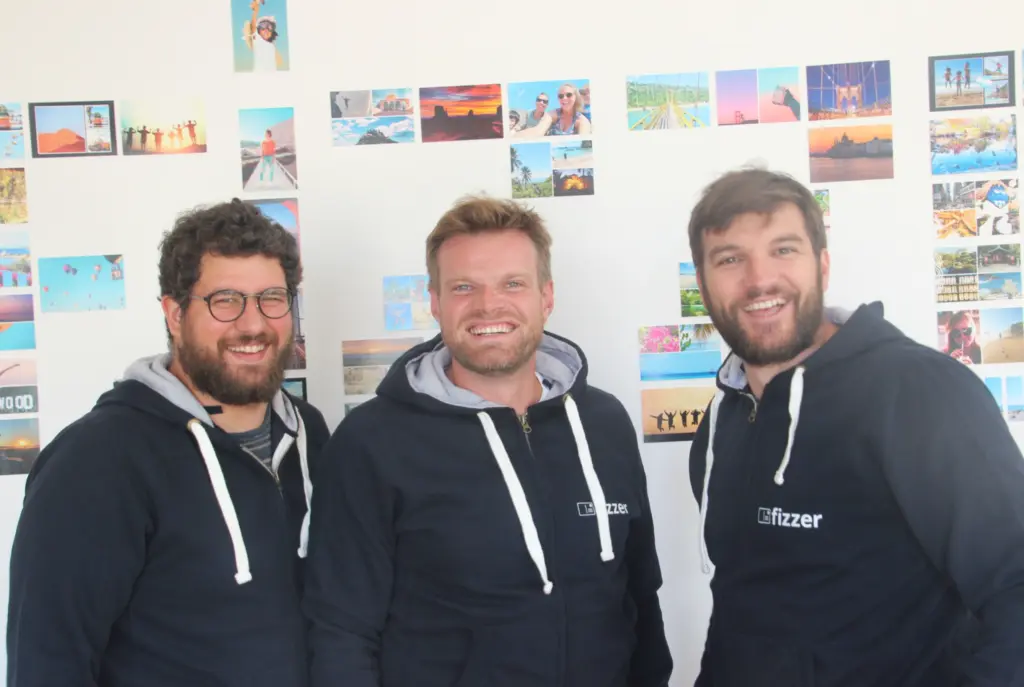 Portrait des trois fondateurs de l'application Fizzer créée il y a 5 ans