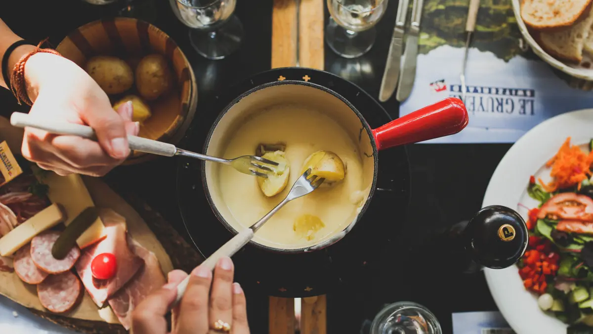 Savoyer Fondue auf Skiern