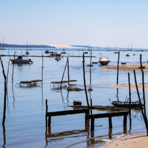 Boote im Becken von Arcachon in Neu-Aquitanien