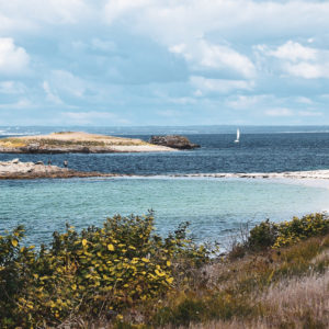 Türkisfarbenes Wasser Glenan-Archipel Bretagne