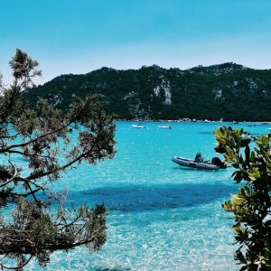 Türkisfarbenes Wasser im Süden Korsikas