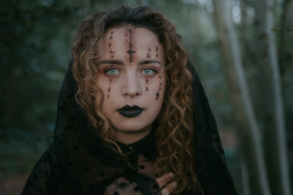 Maquillage de sorciere pour Halloween