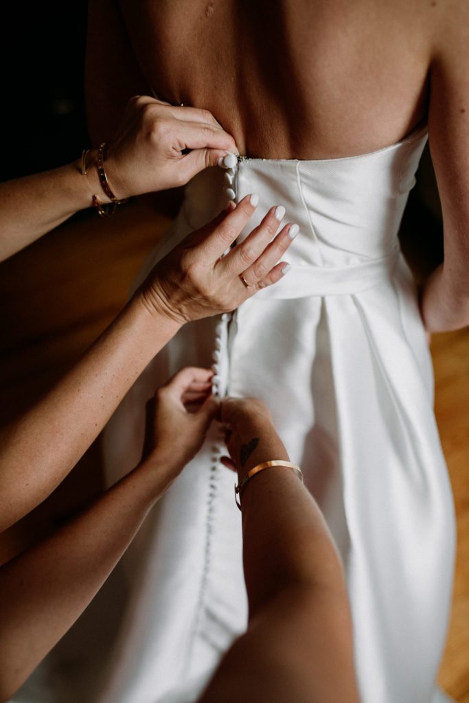 Rückseite des Hochzeitskleides