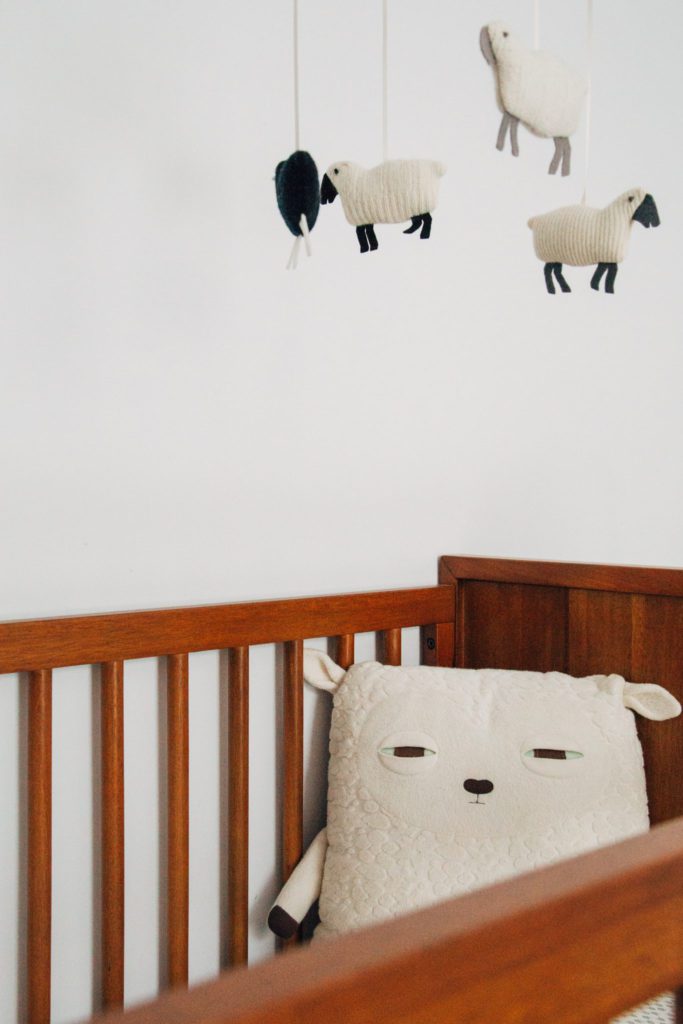 Mobile pour enfants moutons