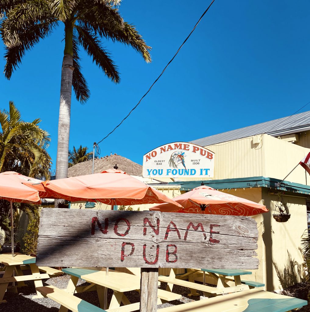 Entree du restaurant No Name Pub a Miami USA