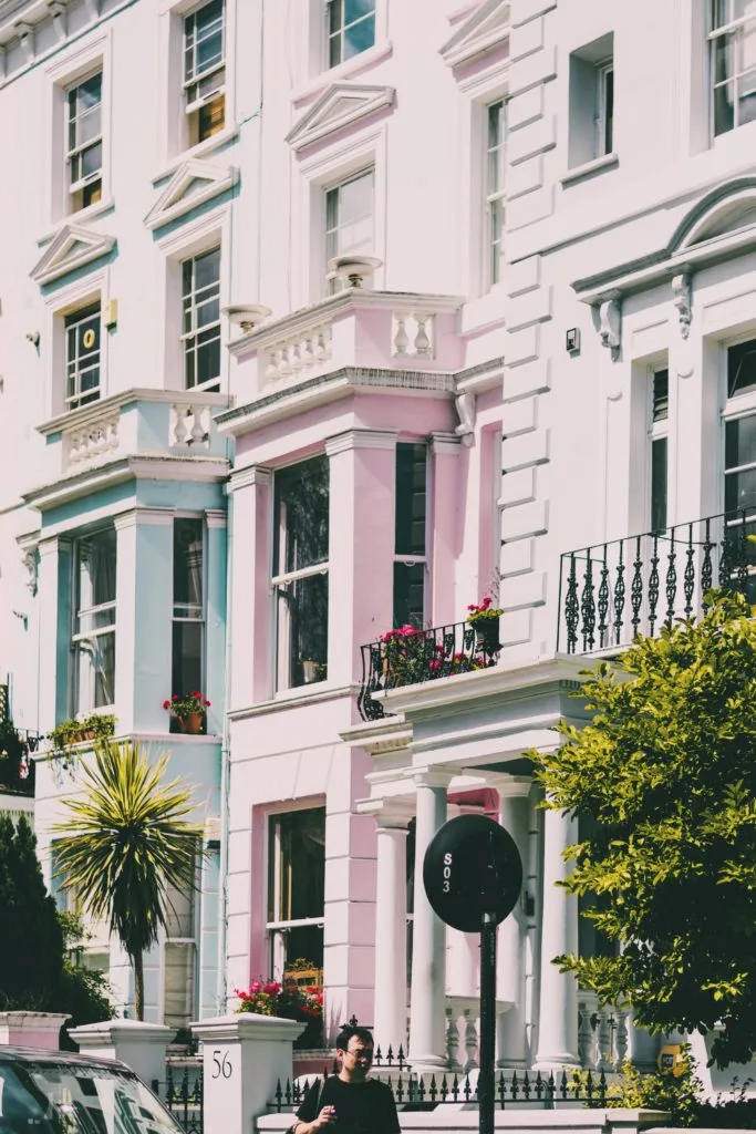 Facades roses et bleues Nottinghill Londres