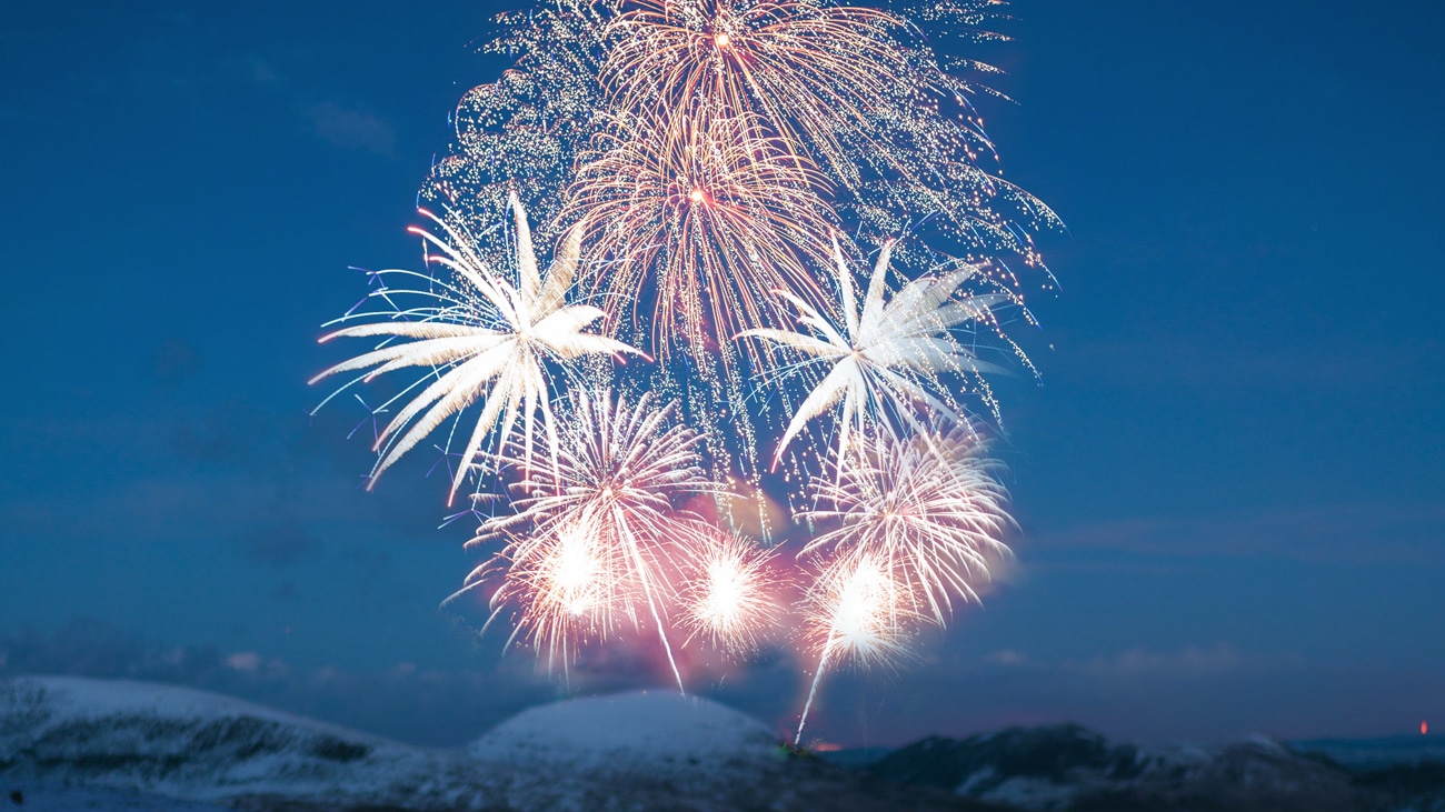 Silvester in den Bergen mit Feuerwerk