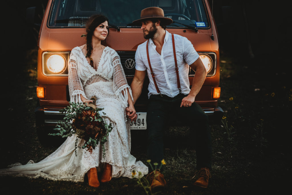 Photographie de mariage boheme, ethnique et vintage