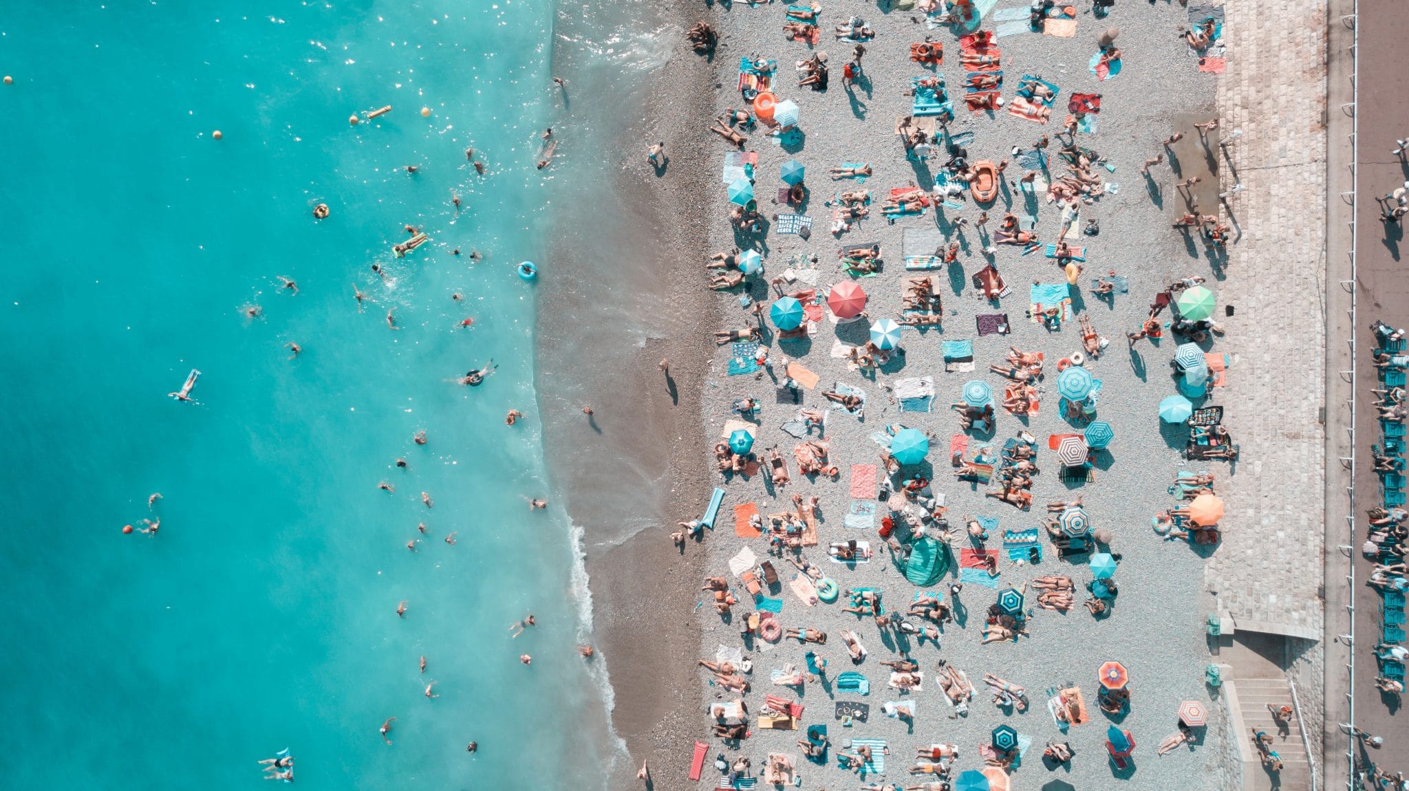 Urlaub am Meer, Arten von Strandbesuchern, Luftaufnahme