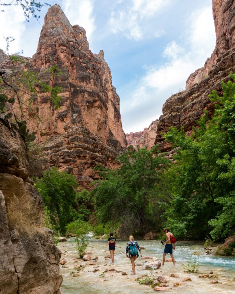 Randonneurs dans la réserve d'Havasupai