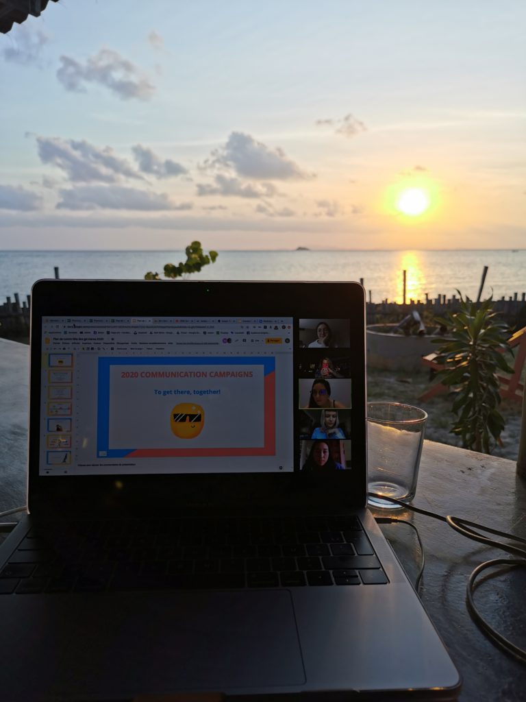 macbook de Shirley en remote pendant son voyage en thaïlande