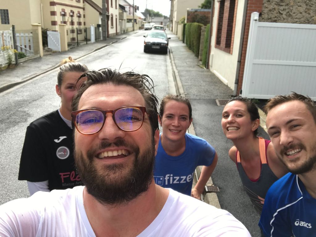 Team läuft in Cabourg