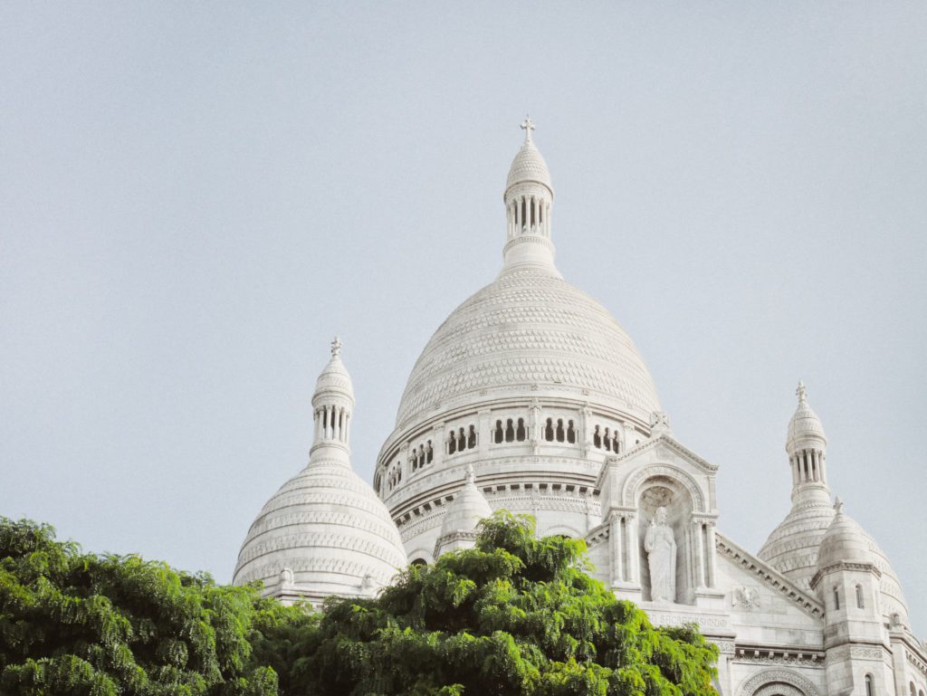 Le Sacré-Coeur, monument parisien au sommet de la butte Montmartre