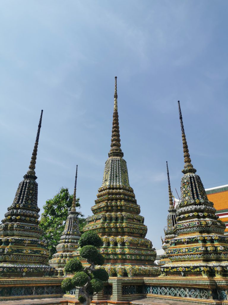 temples pointus en thaïlande