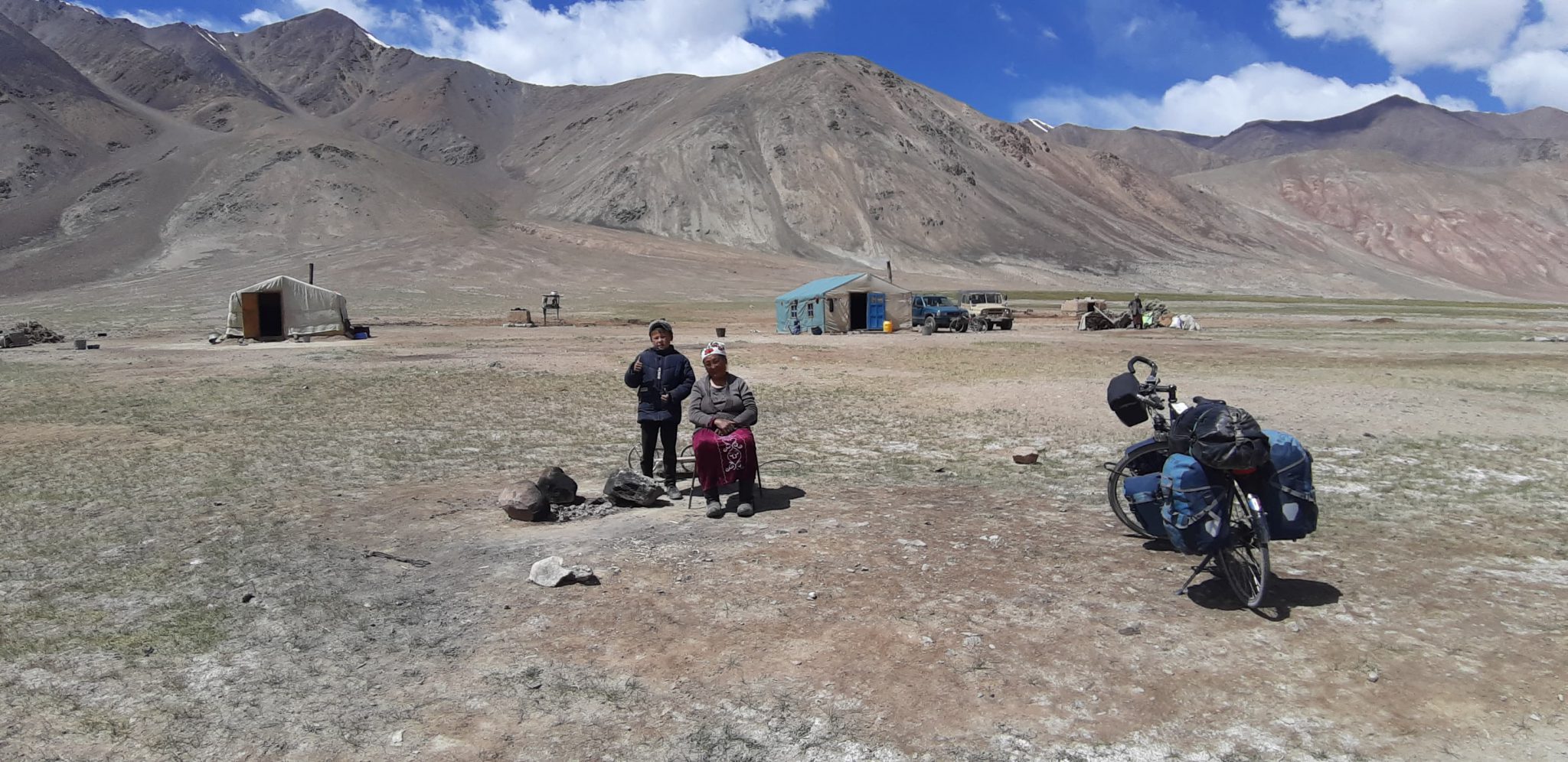 Voyage a velo de Jeremy, son velo en Mongolie