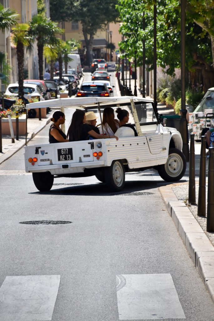 Mehari-Auto in Cassis, Frankreich