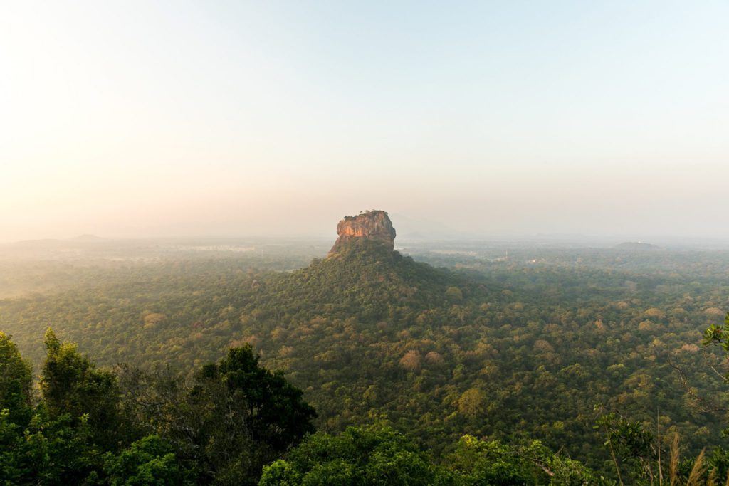 Flüge mit mehreren Zielen nach Sri Lanka